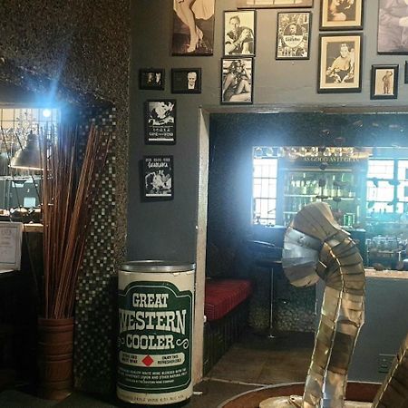 44 On Ennis Guest Lodge And Restaurant - No Load Sheddding Ermelo Εξωτερικό φωτογραφία