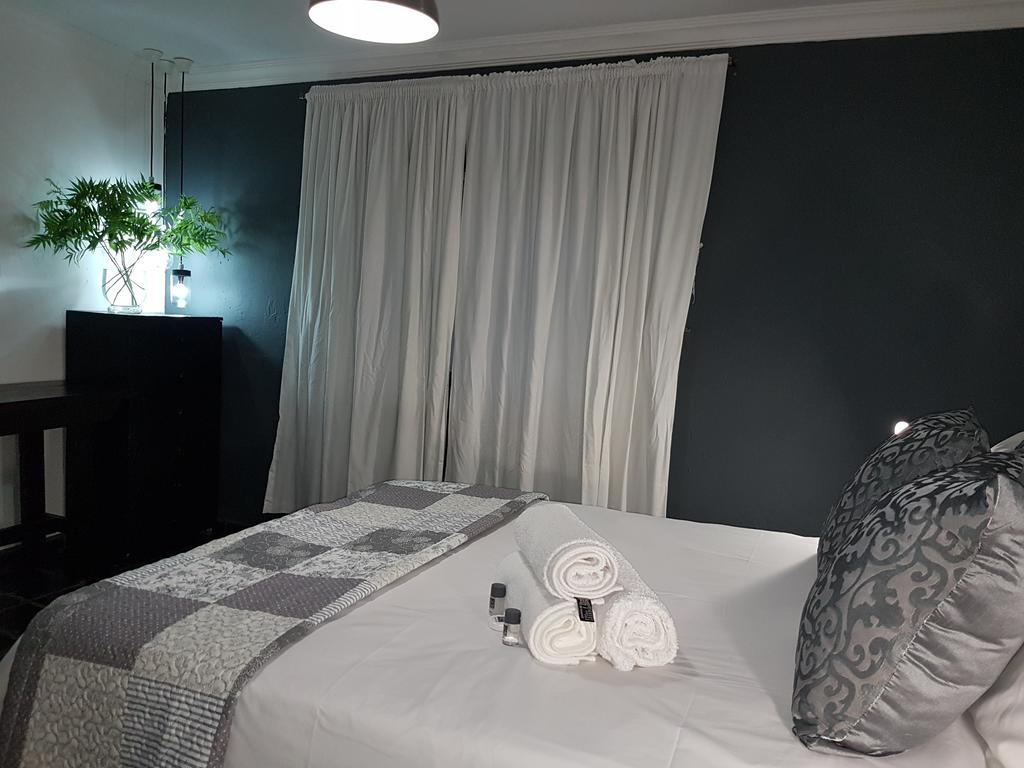 44 On Ennis Guest Lodge And Restaurant - No Load Sheddding Ermelo Εξωτερικό φωτογραφία