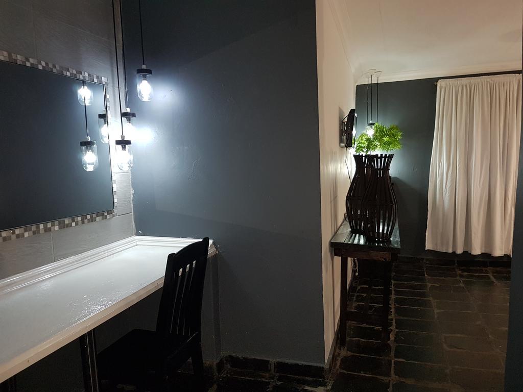 44 On Ennis Guest Lodge And Restaurant - No Load Sheddding Ermelo Εξωτερικό φωτογραφία